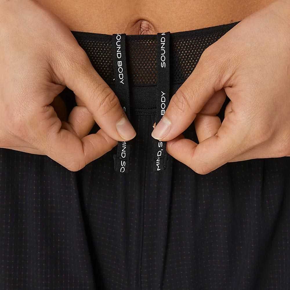 Pantaloni scurți Asics Metarun Split în negru