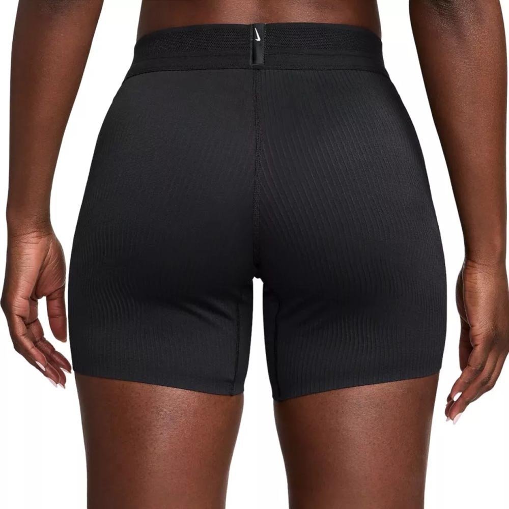 Pantaloni scurți Nike AeroSwift în negru