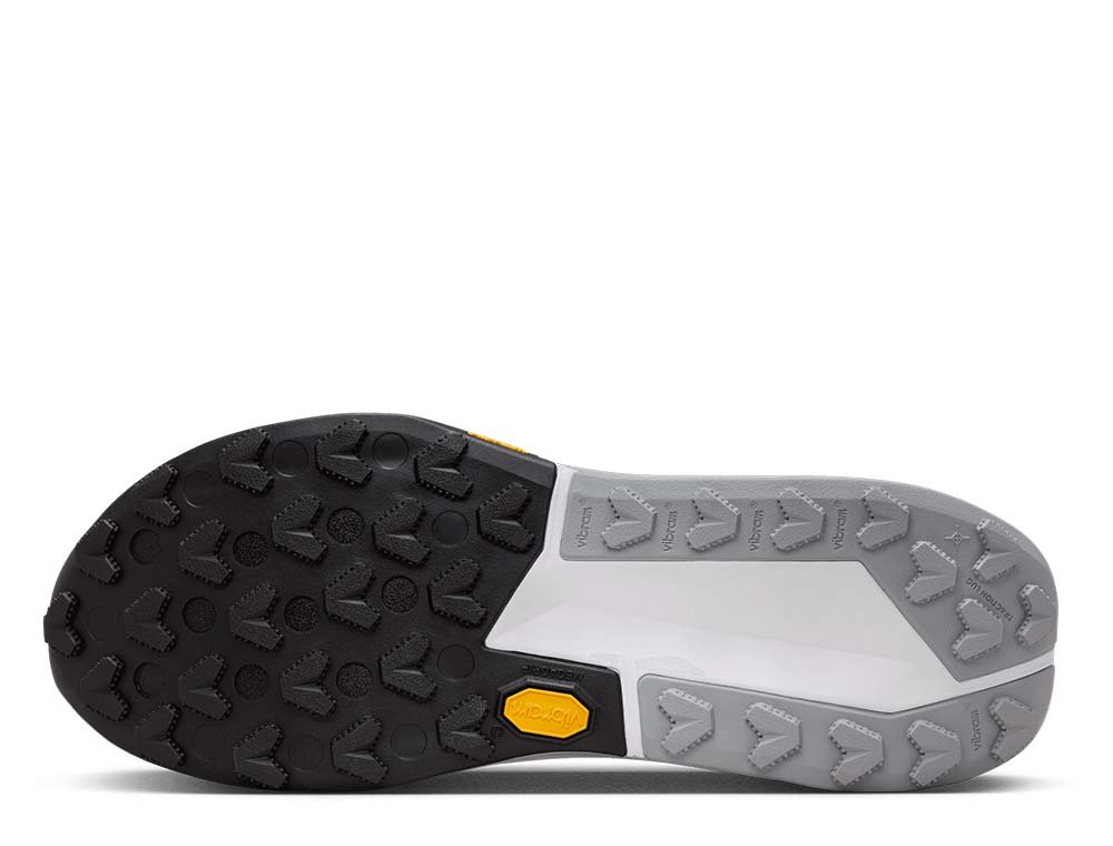 Nike Zegama Trail 2 M Black and White Shoes