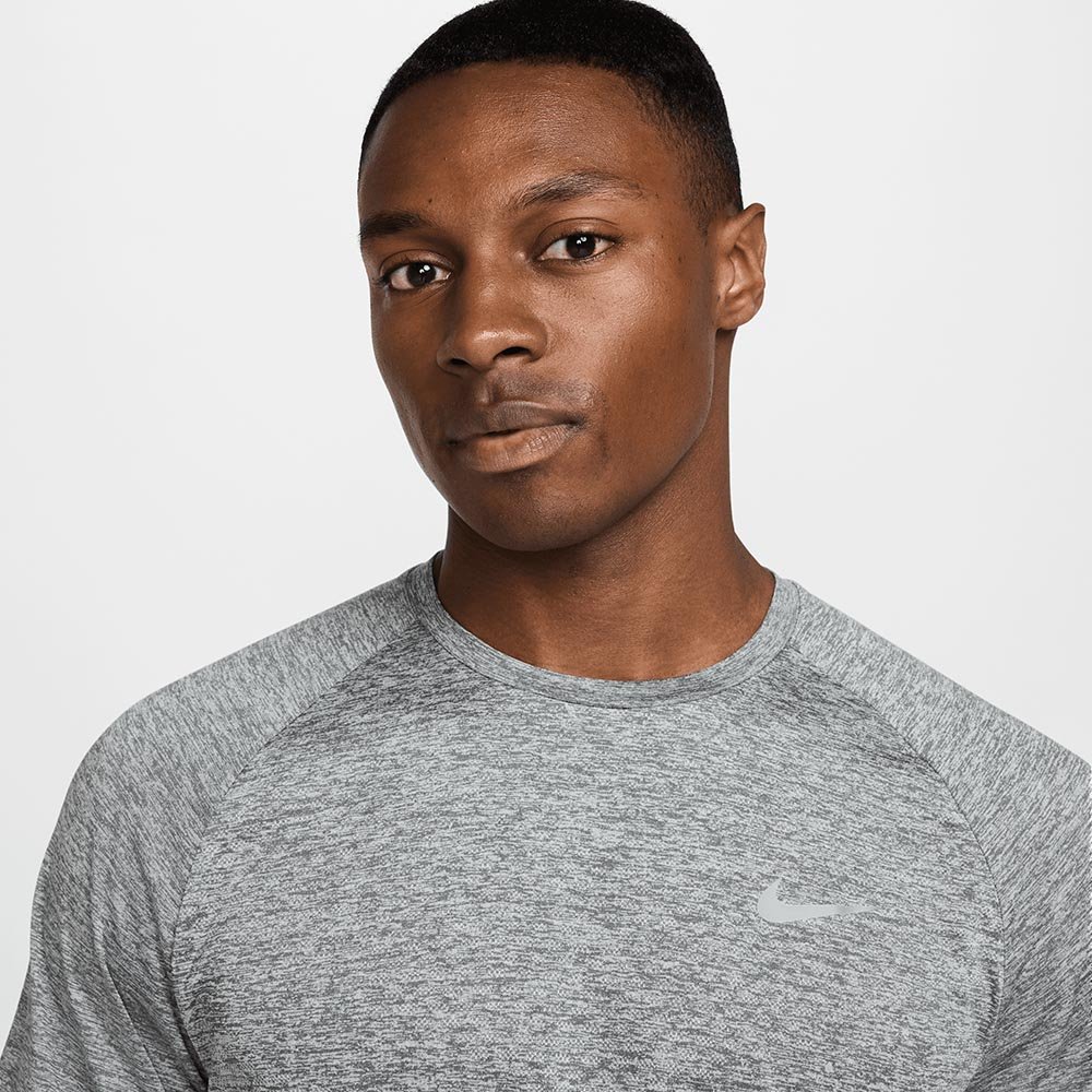 Nike Stride M T-shirt Gray
