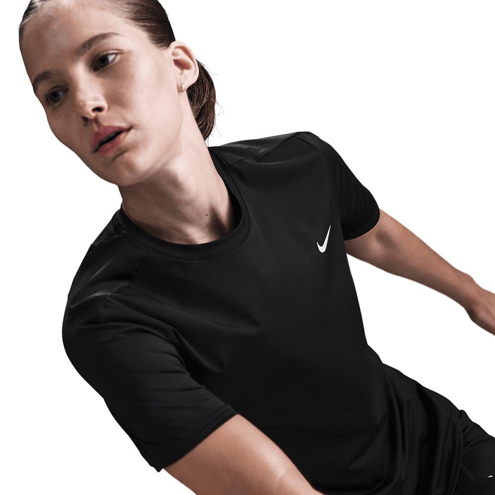 Tricou negru Nike Swift W
