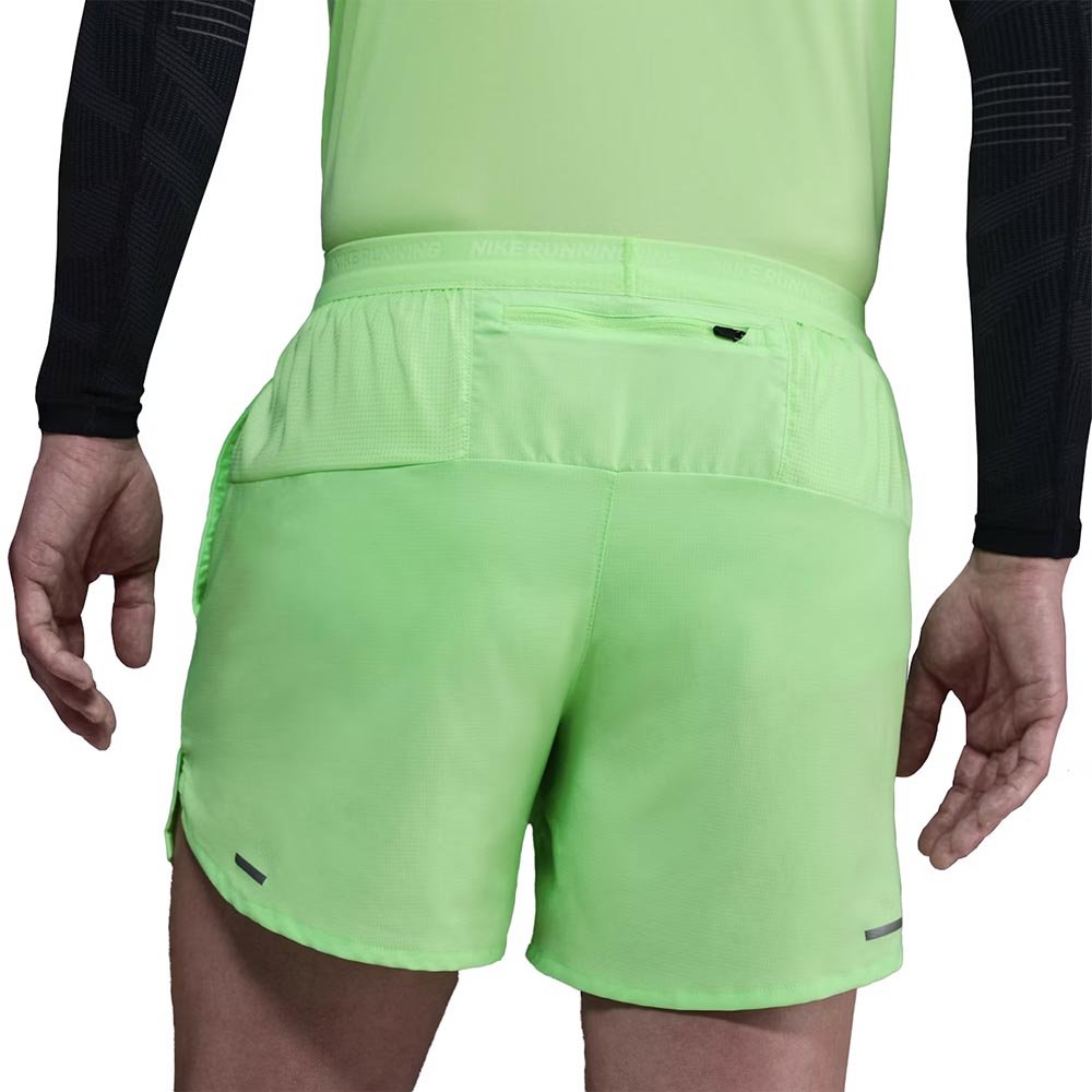 Spodenki Nike Dri-FIT Stride 5 Short M Zielone