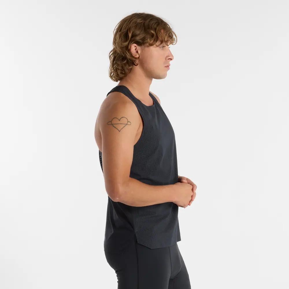 Koszulka New Balance Race Day Ultra Light Singlet M Czarna