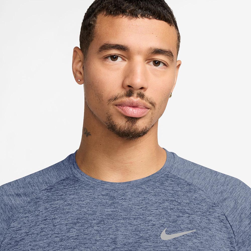 Koszulka Nike Stride M Niebiesko-Fioletowa