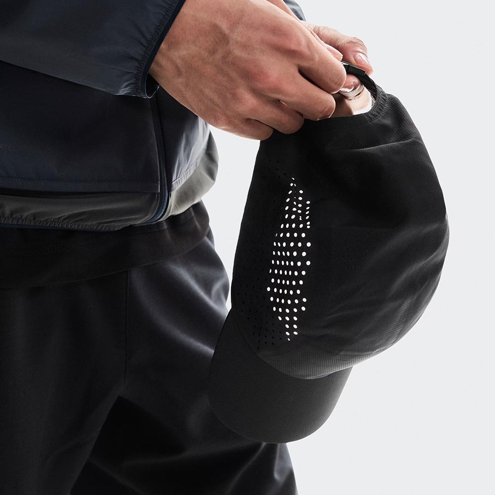 On Lightweight Cap U Black